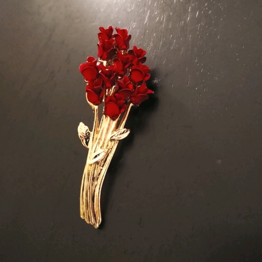 VTG  DM * 97 🌹dosen roses🌹 gold tone pin brooch